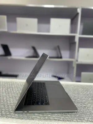 New Laptop Apple MacBook Pro 2016 16GB Intel Core I7 SSD 256GB