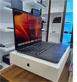 Photo - New Laptop Apple MacBook Air 2022 M2 8GB Apple M2 SSD 256GB