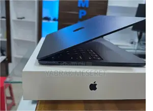 New Laptop Apple MacBook Air 2022 M2 8GB Apple M2 SSD 256GB