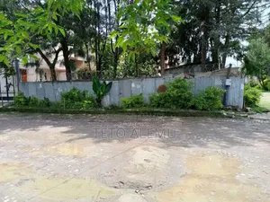 የሚሸጥ ቦታ ሰሚት ፍየል ቤት