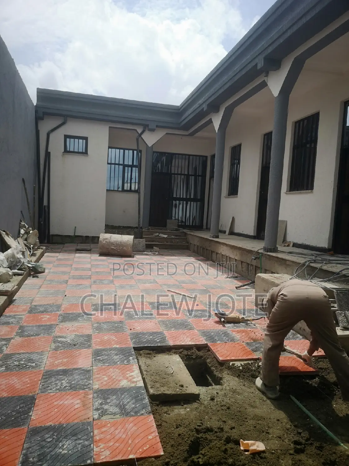 4bdrm House in Gullele for sale