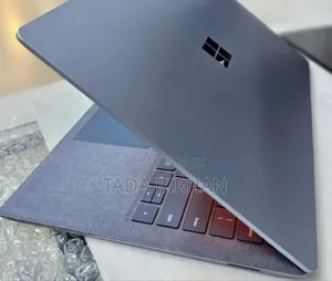 Photo - New Laptop Microsoft Surface 8GB Intel Core I5 SSD 512GB