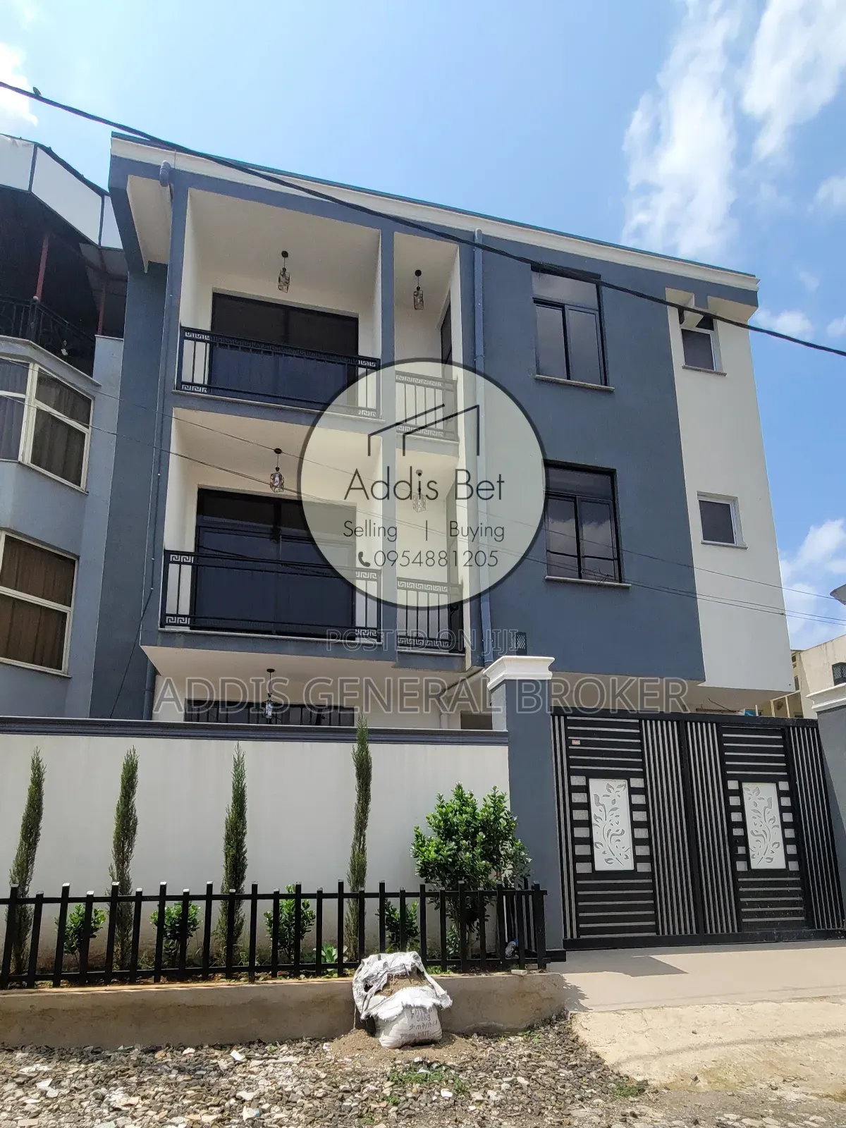 8bdrm House in ቦሌ ቡልቡላ, Bole for sale