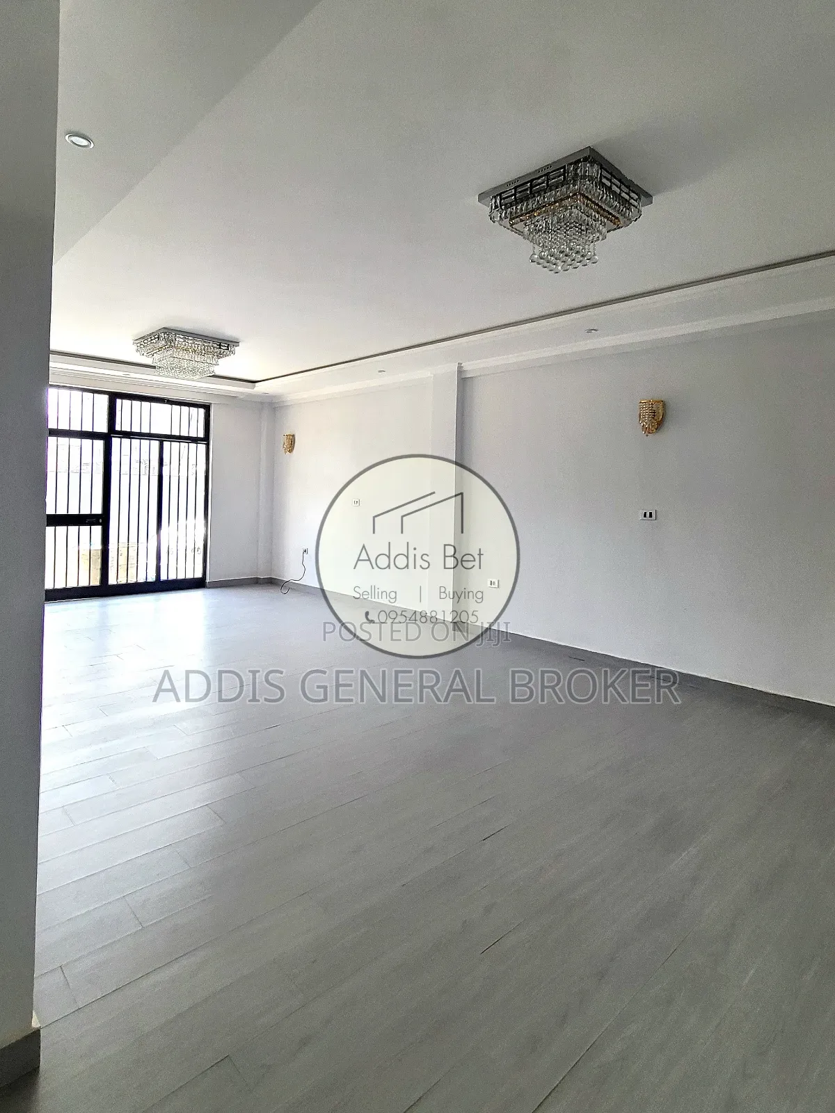 8bdrm House in ቦሌ ቡልቡላ, Bole for sale