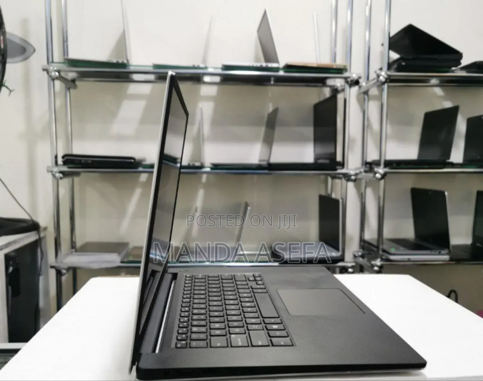 New Laptop Dell Precision 5520 16GB Intel Core I7 SSD 512GB