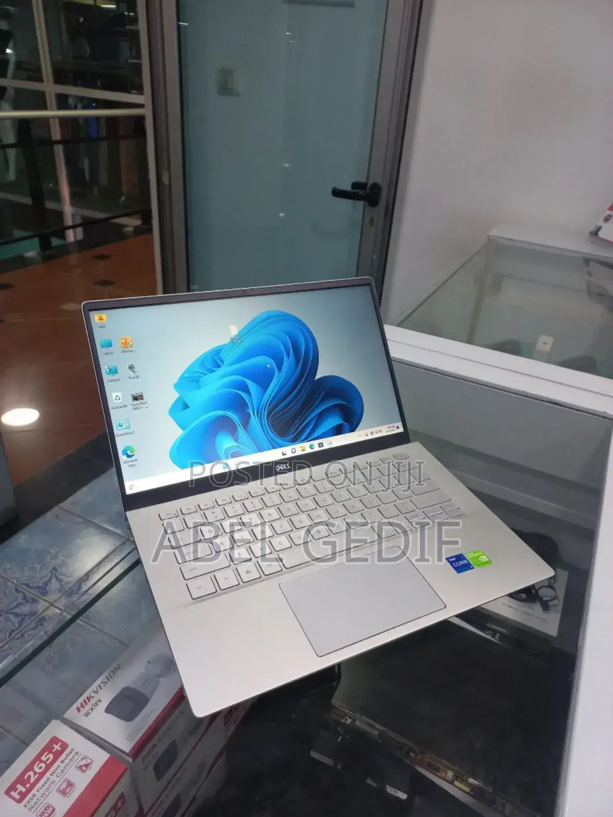 New Laptop Dell Inspiron 14 16GB Intel Core I7 SSD 1T