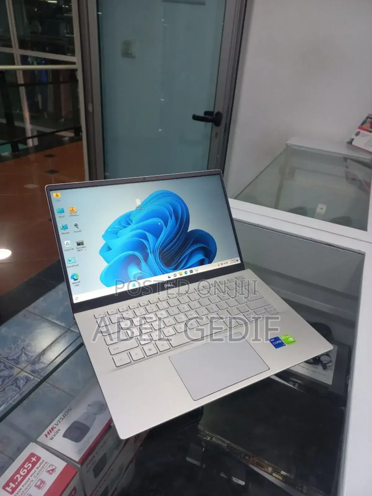 New Laptop Dell Inspiron 14 16GB Intel Core I7 SSD 1T