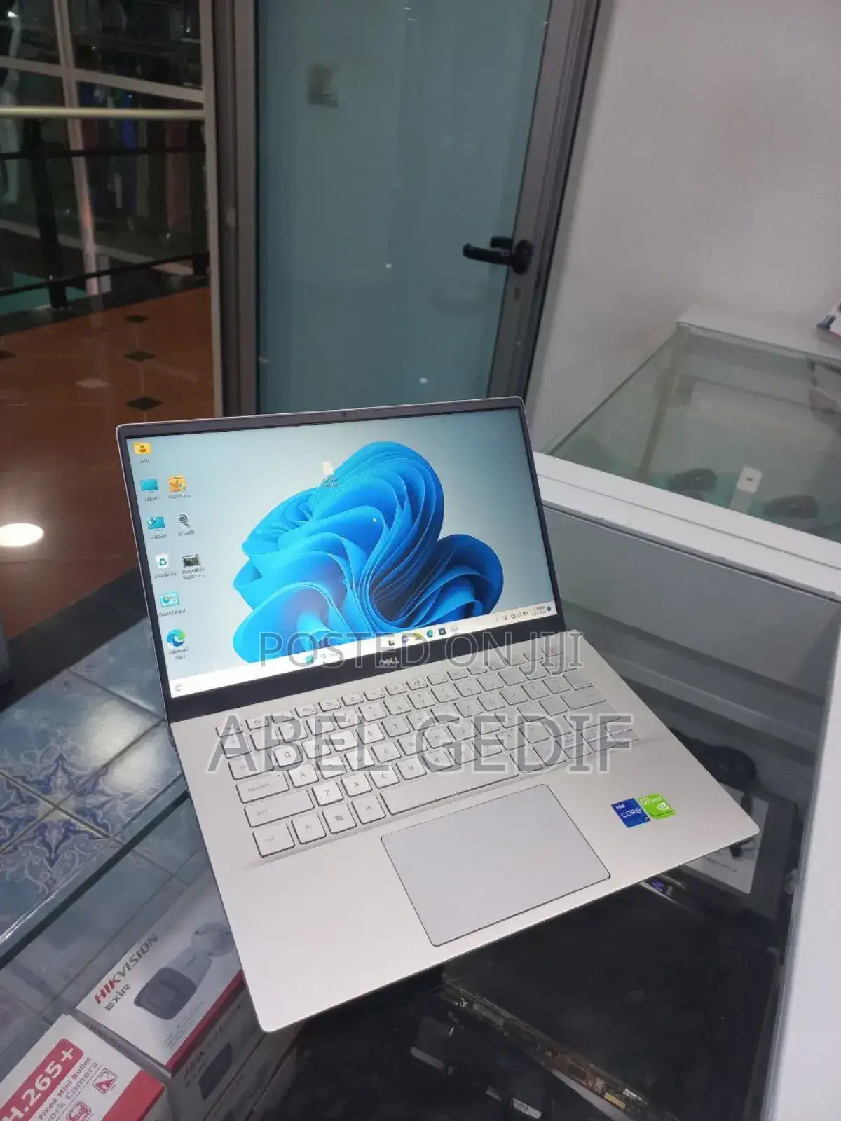 New Laptop Dell Inspiron 14 16GB Intel Core I7 SSD 1T