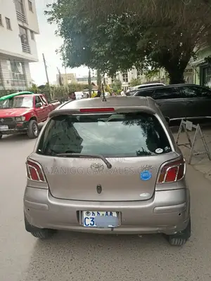 Toyota Vitz 2004 Pearl