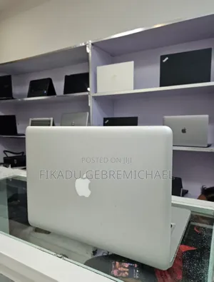 New Laptop Apple MacBook 2012 4GB Intel Core I5 HDD 500GB