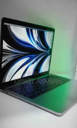 New Laptop Apple MacBook Pro 2017 16GB Intel Core I5 SSD 256GB