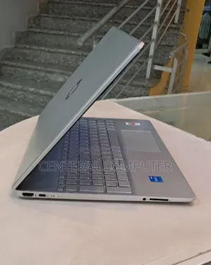 New Laptop HP 240 8GB Intel Core I3 SSD 256GB