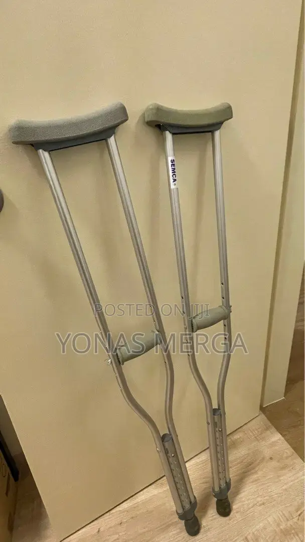 Auxiliary Crutches+¿~ክራንች¢¤Cranch-=:*Crunching<>Crutches