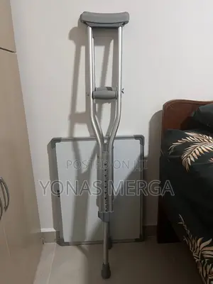 A Pair of Crutche/Walking Stick○Crutches-Walking Stick(Pair)