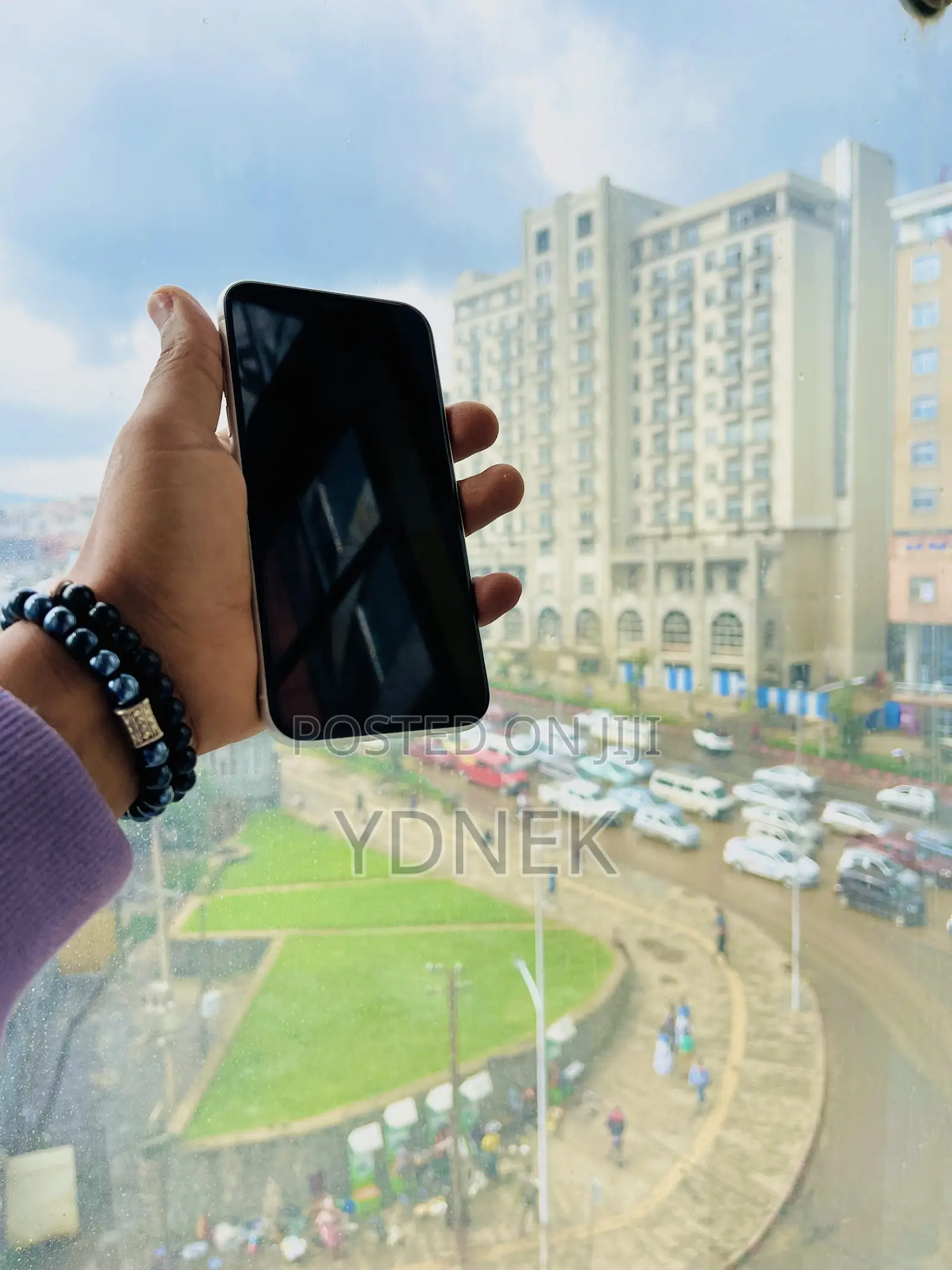 Apple iPhone XR 64 GB White