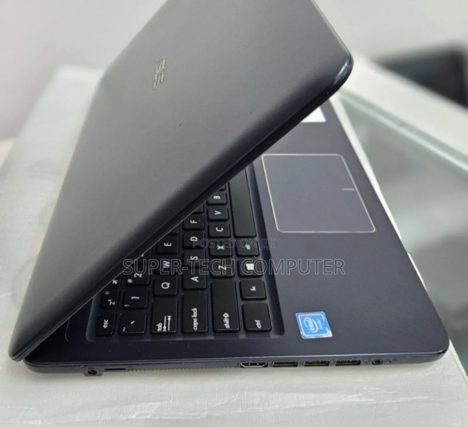 New Laptop Asus VivoBook 15 X505BA 4GB Intel Core 2 Quad HDD 500GB