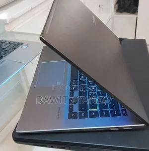New Laptop Asus VivoBook 15 X505BA 8GB AMD Ryzen 3 SSD 128GB
