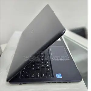 Photo - New Laptop Asus VivoBook 15 X505BA 4GB Intel Xeon HDD 500GB