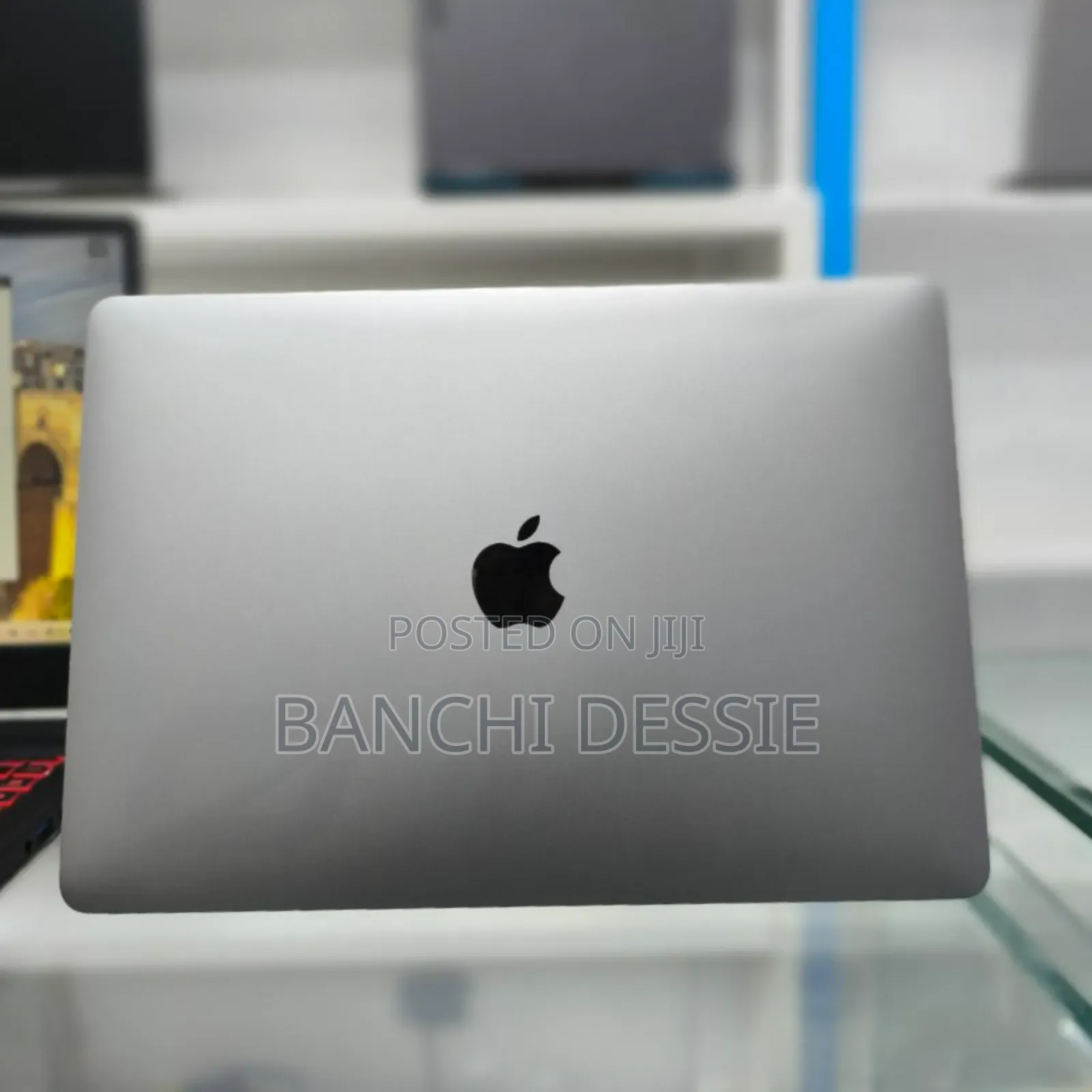 New Laptop Apple MacBook Pro 2019 16GB Intel Core I7 SSD 256GB