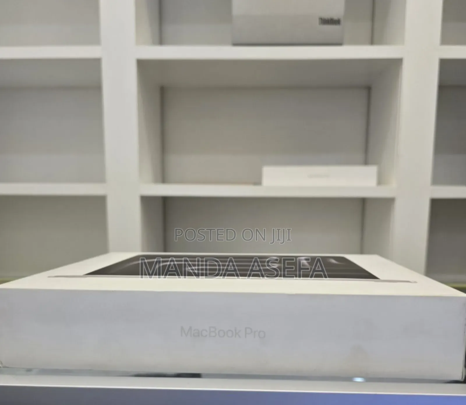 New Laptop Apple MacBook Pro 8GB Apple M3 SSD 512GB