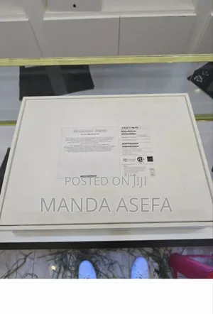 New Laptop Apple MacBook Pro 8GB Apple M3 SSD 512GB