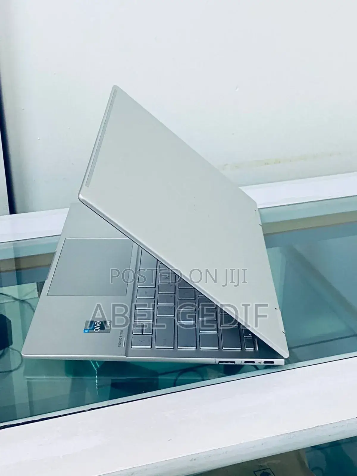 New Laptop HP Envy X360 8GB Intel Core I7 SSD 1T