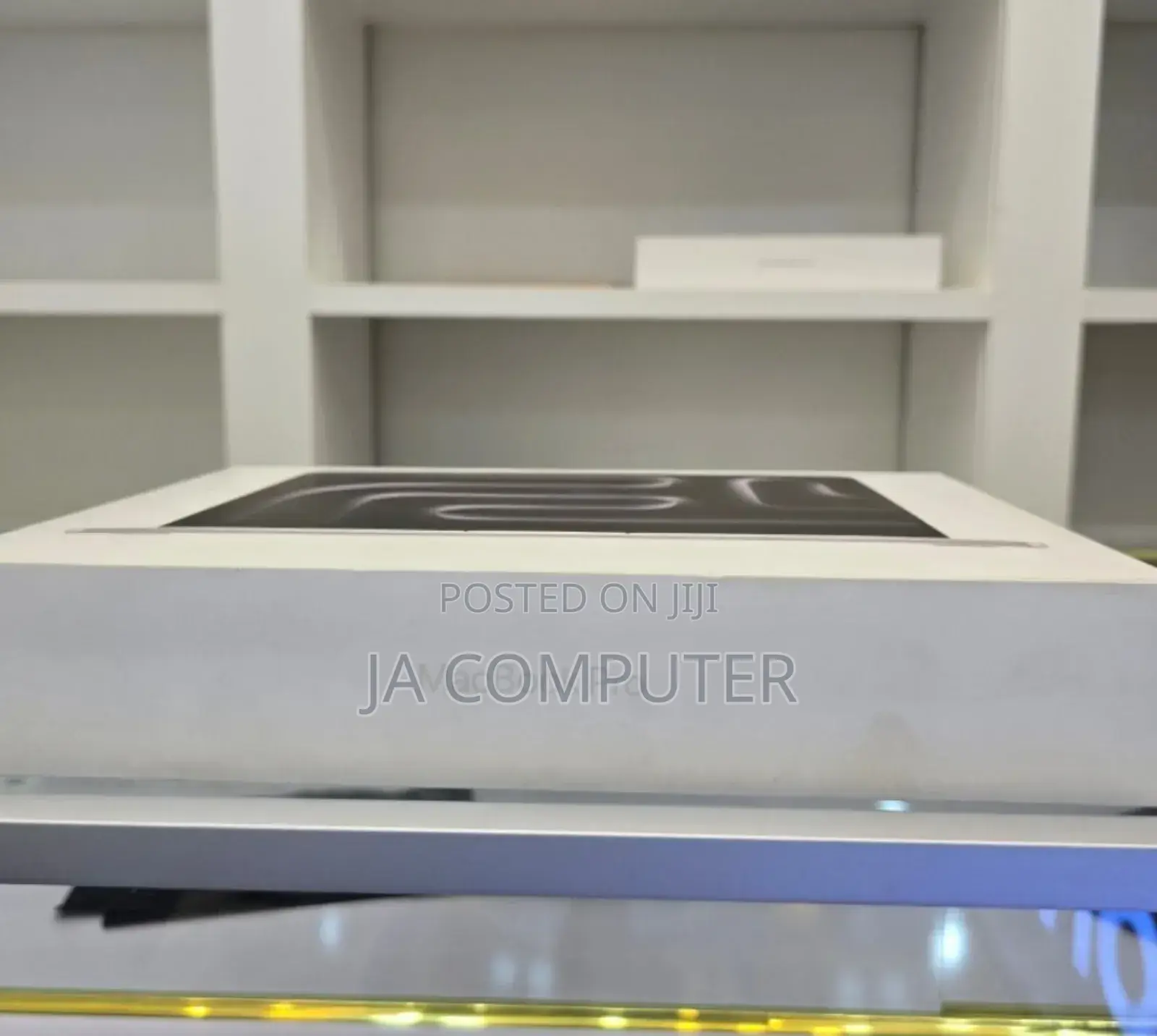 New Laptop Apple MacBook Pro 2023 M3 14-Inch 8GB Apple M3 SSD 512GB