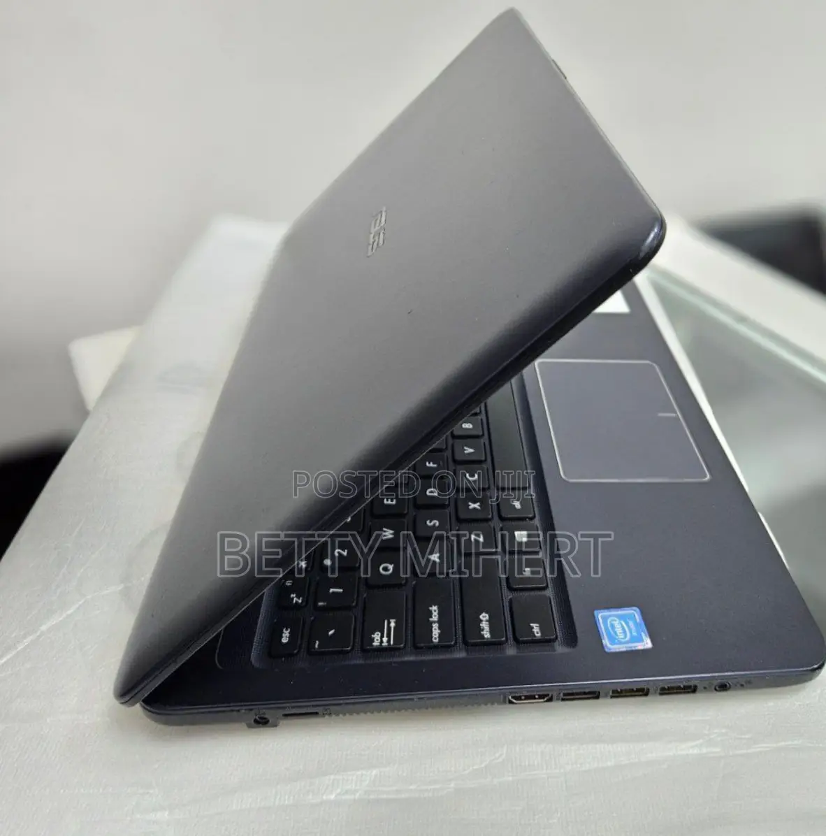 New Laptop Asus VivoBook 15 X505BA 4GB Intel Core I5 SSD 500GB