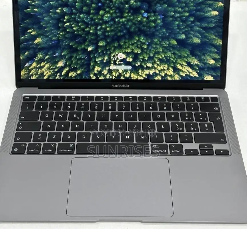 New Laptop Apple MacBook Pro M1 8GB Apple M1 SSD 256GB