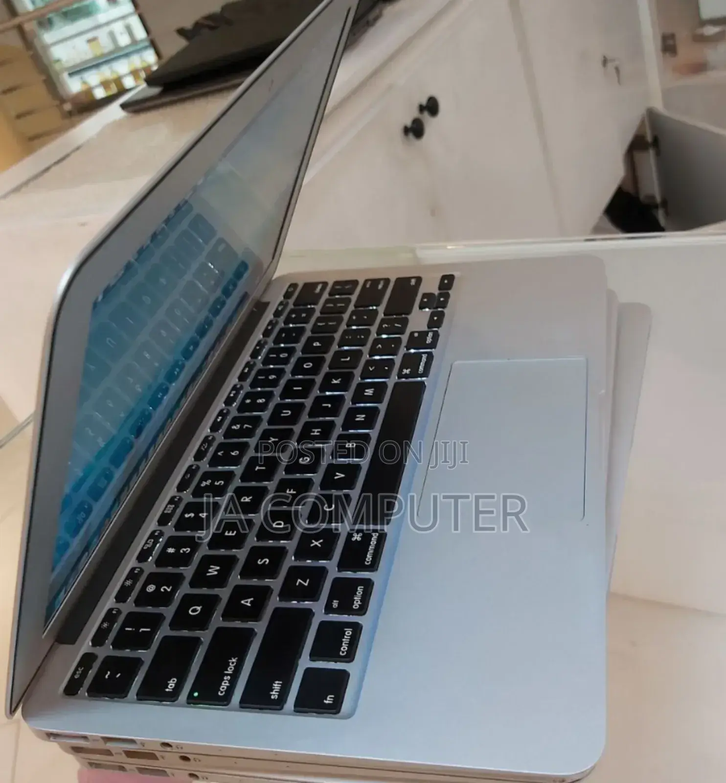 New Laptop Apple MacBook Air 2015 4GB Intel Core I5 SSD 128GB