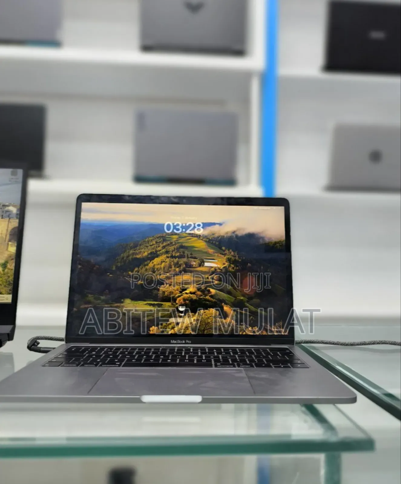 New Laptop Apple MacBook Pro 2019 16GB Intel Core I7 SSD 256GB