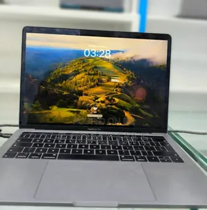 New Laptop Apple MacBook Pro 2019 16GB Intel Core I7 SSD 256GB
