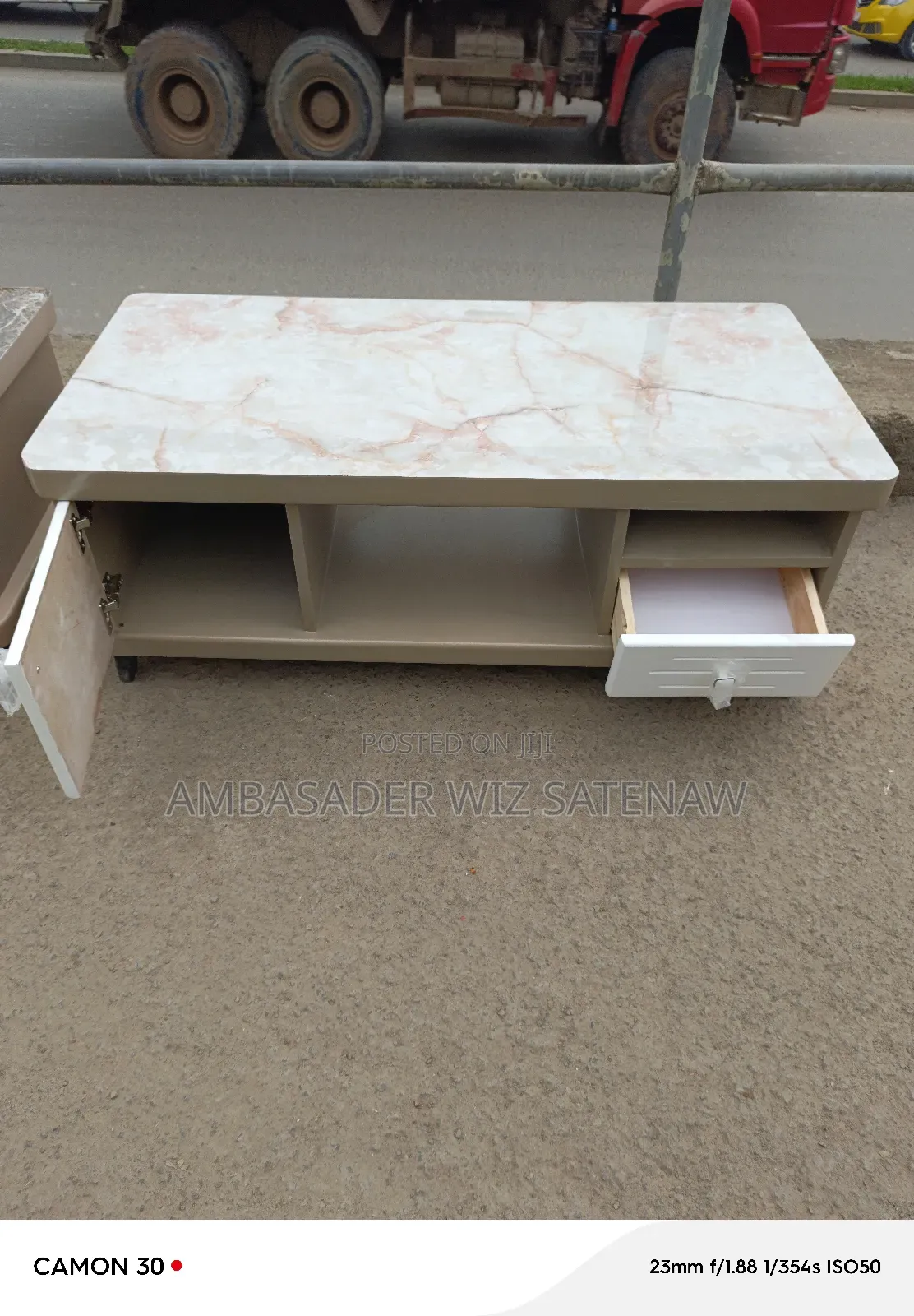 የመሀል ጠረጴዛ /Table