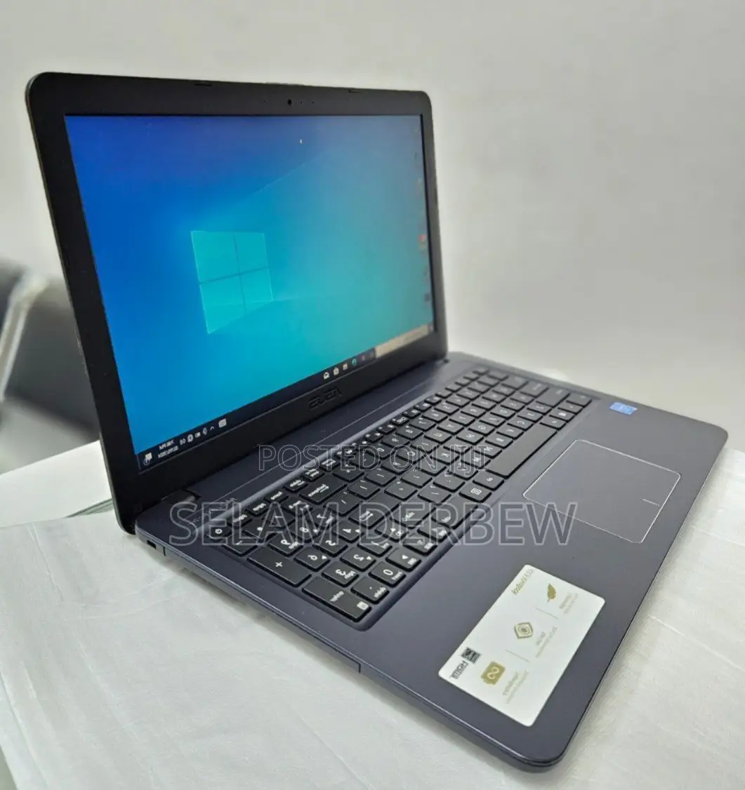 Laptop Asus VivoBook 15 X505BA 4GB Intel Core 2 Quad HDD 500GB