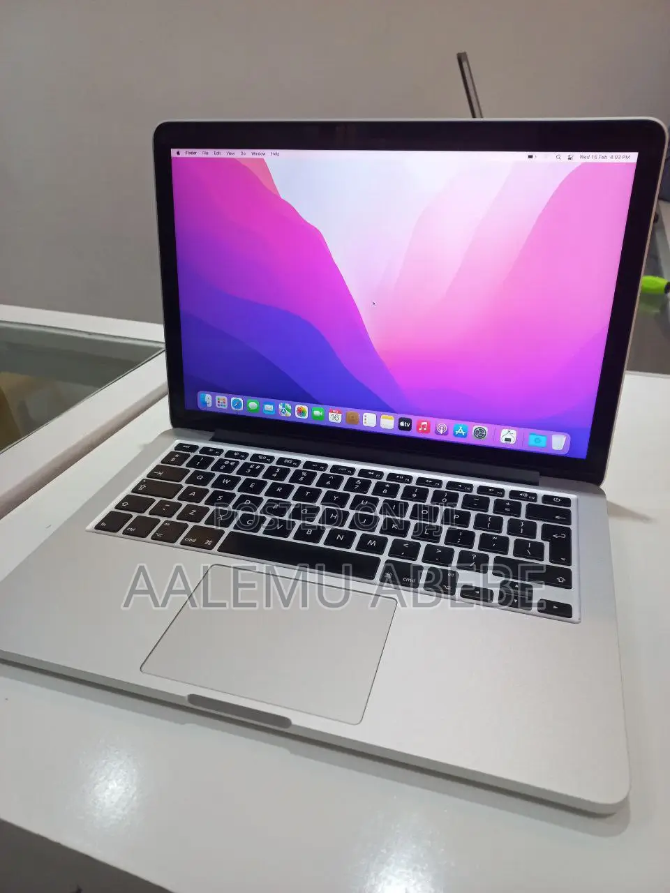 New Laptop Apple MacBook Pro 2017 8GB Intel Core I7 SSD 256GB