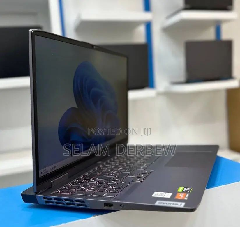 New Laptop Lenovo LOQ 15IRH8 16GB AMD Ryzen 5 SSD 512GB