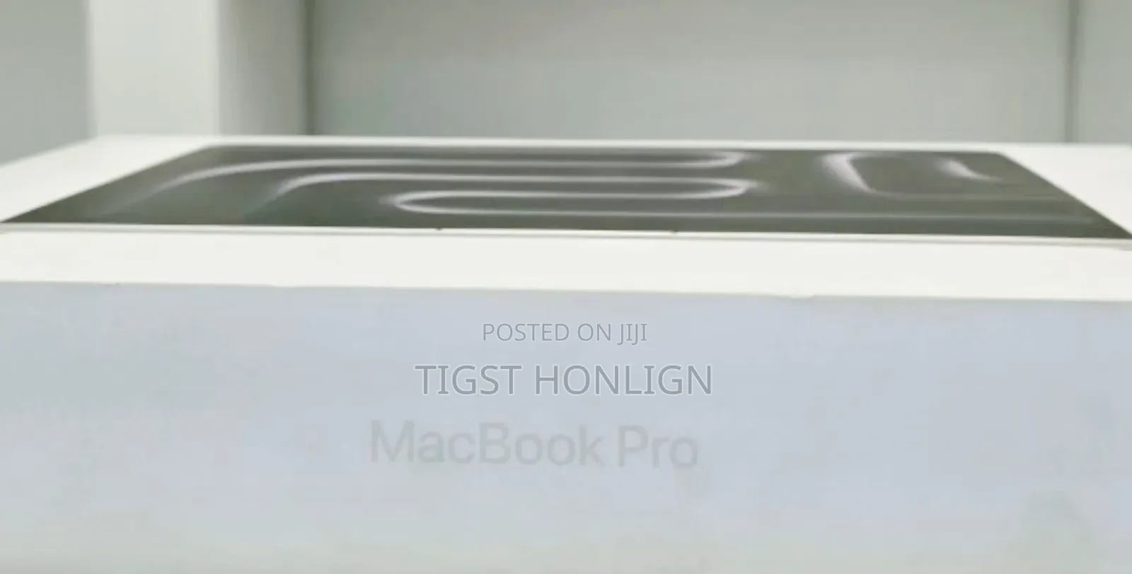 New Laptop Apple MacBook 8GB Apple M3 SSD 512GB