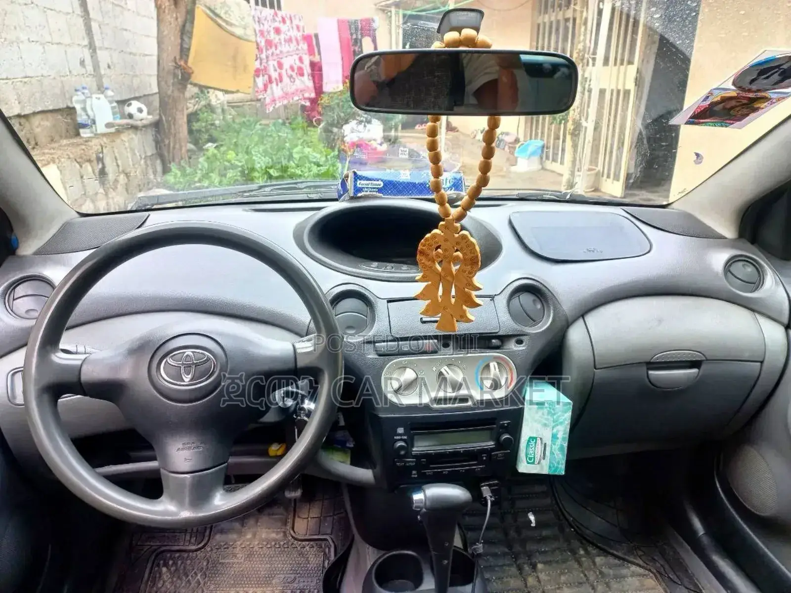 Toyota Vitz 2004 Silver