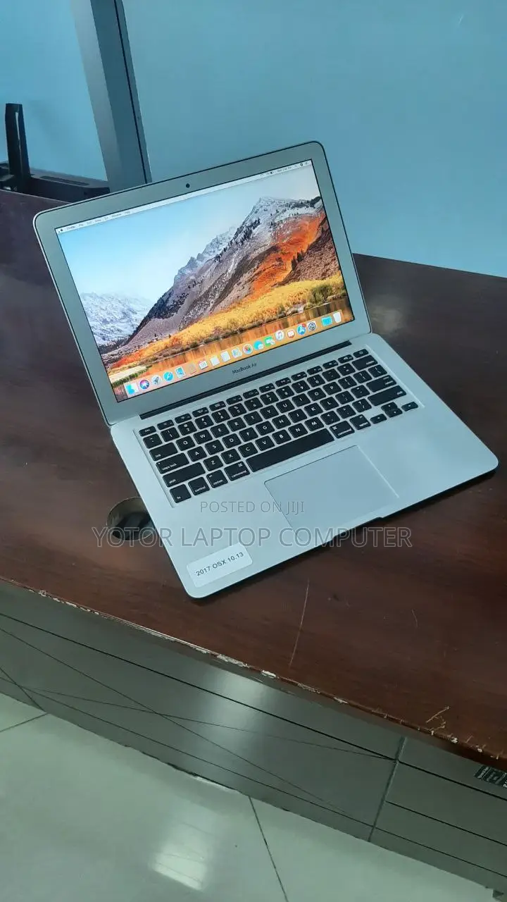 New Laptop Apple MacBook 2015 8GB Intel Core I5 SSD 128GB
