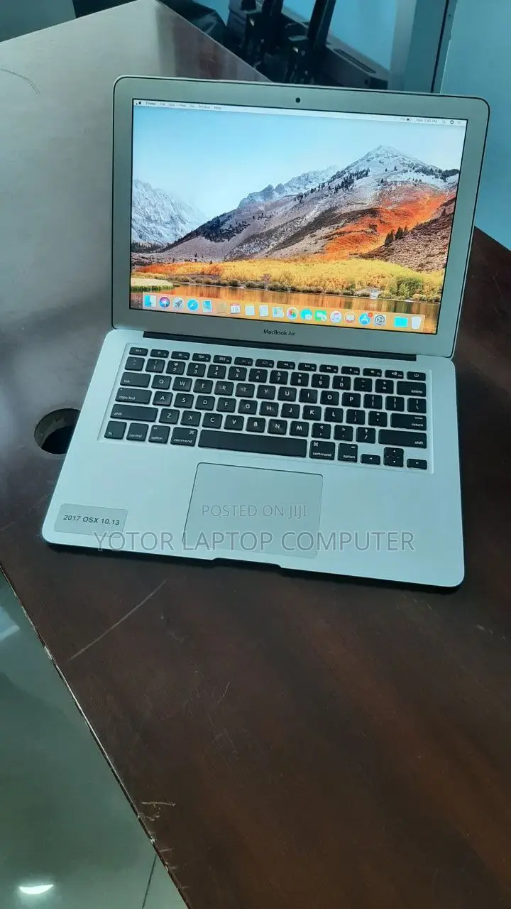 New Laptop Apple MacBook 2015 8GB Intel Core I5 SSD 128GB