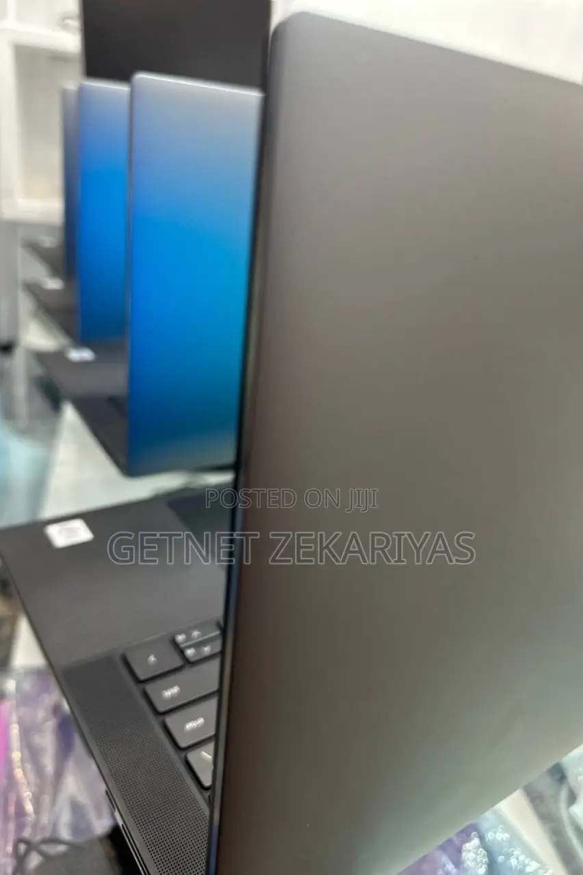 New Laptop Dell XPS 15 32GB Intel Core i7 SSD 512GB