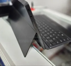 New Laptop Microsoft Surface 2GB Intel Core i3 SSD 32GB