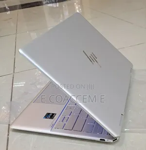 New Laptop HP Spectre 8GB Intel Core I5 SSD 512GB