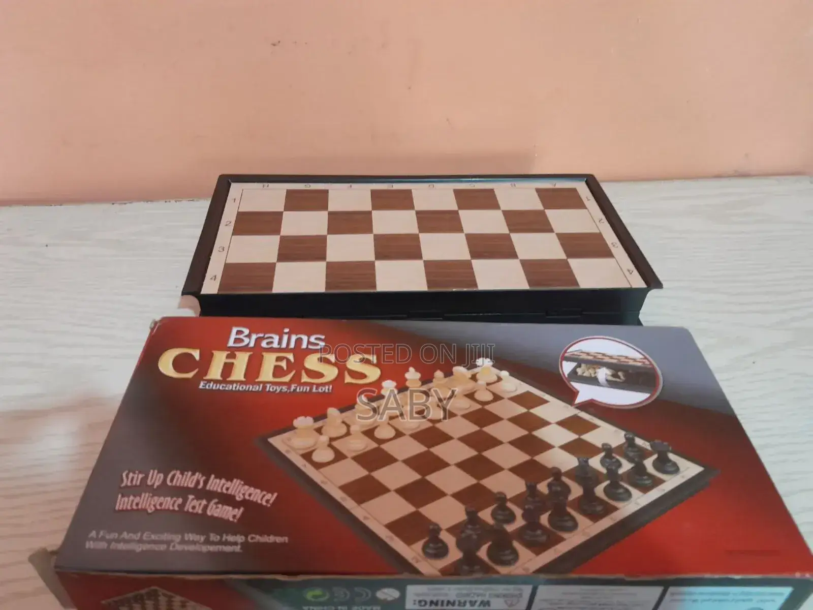 Foldable Chess: Your Pocket-sized Strategy