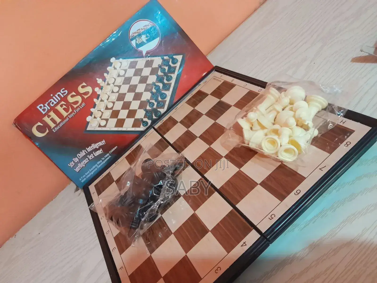 Foldable Chess: Your Pocket-sized Strategy