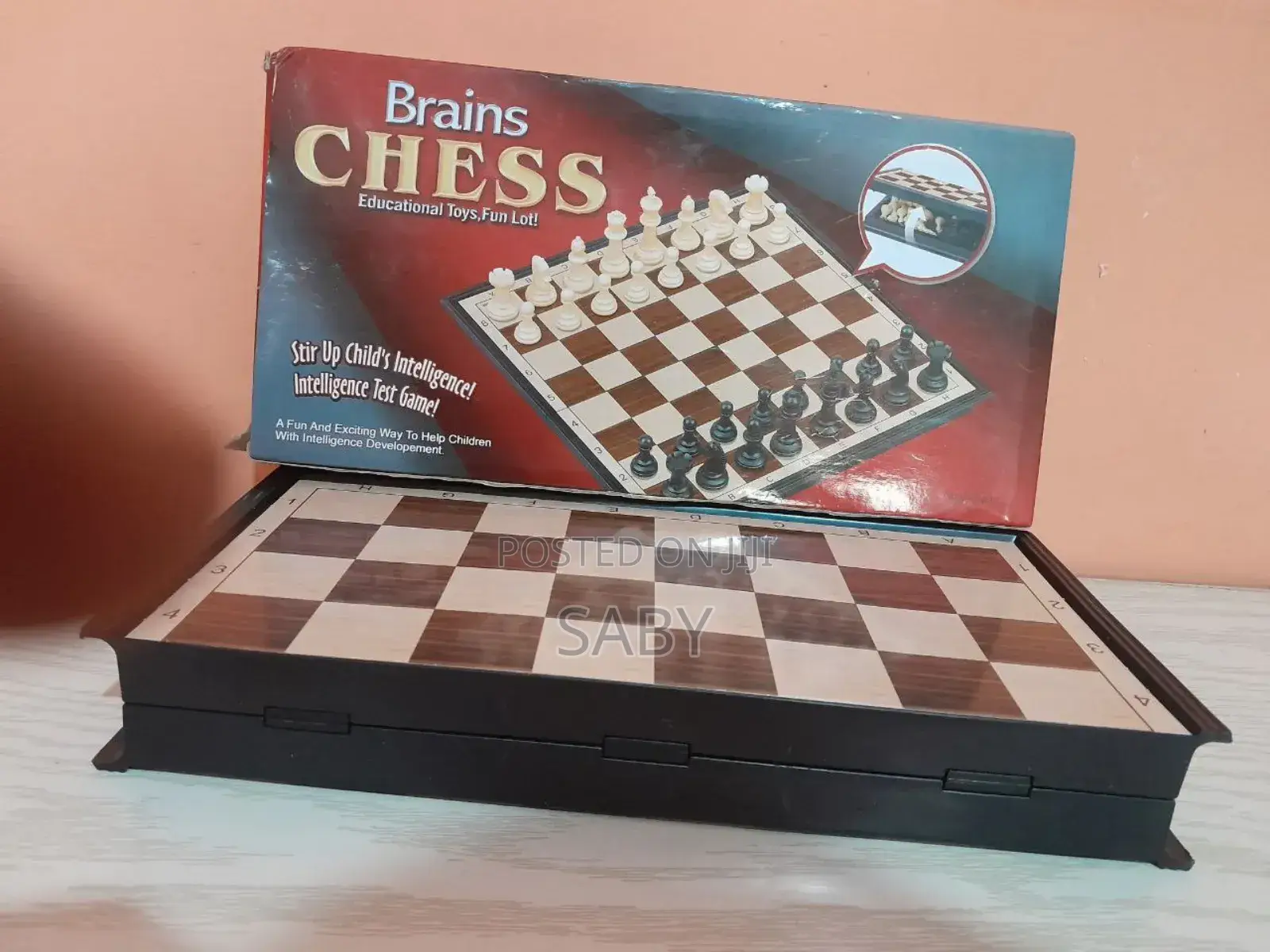 Foldable Chess: Your Pocket-sized Strategy