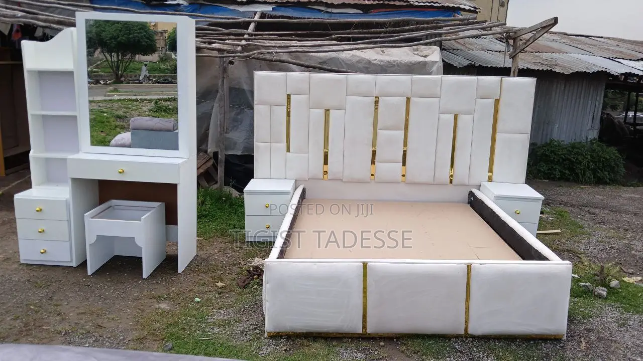 Bed 150cm High Quality Wood Work