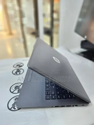 New Laptop HP 250 G6 8GB AMD Ryzen 3 SSD 1T