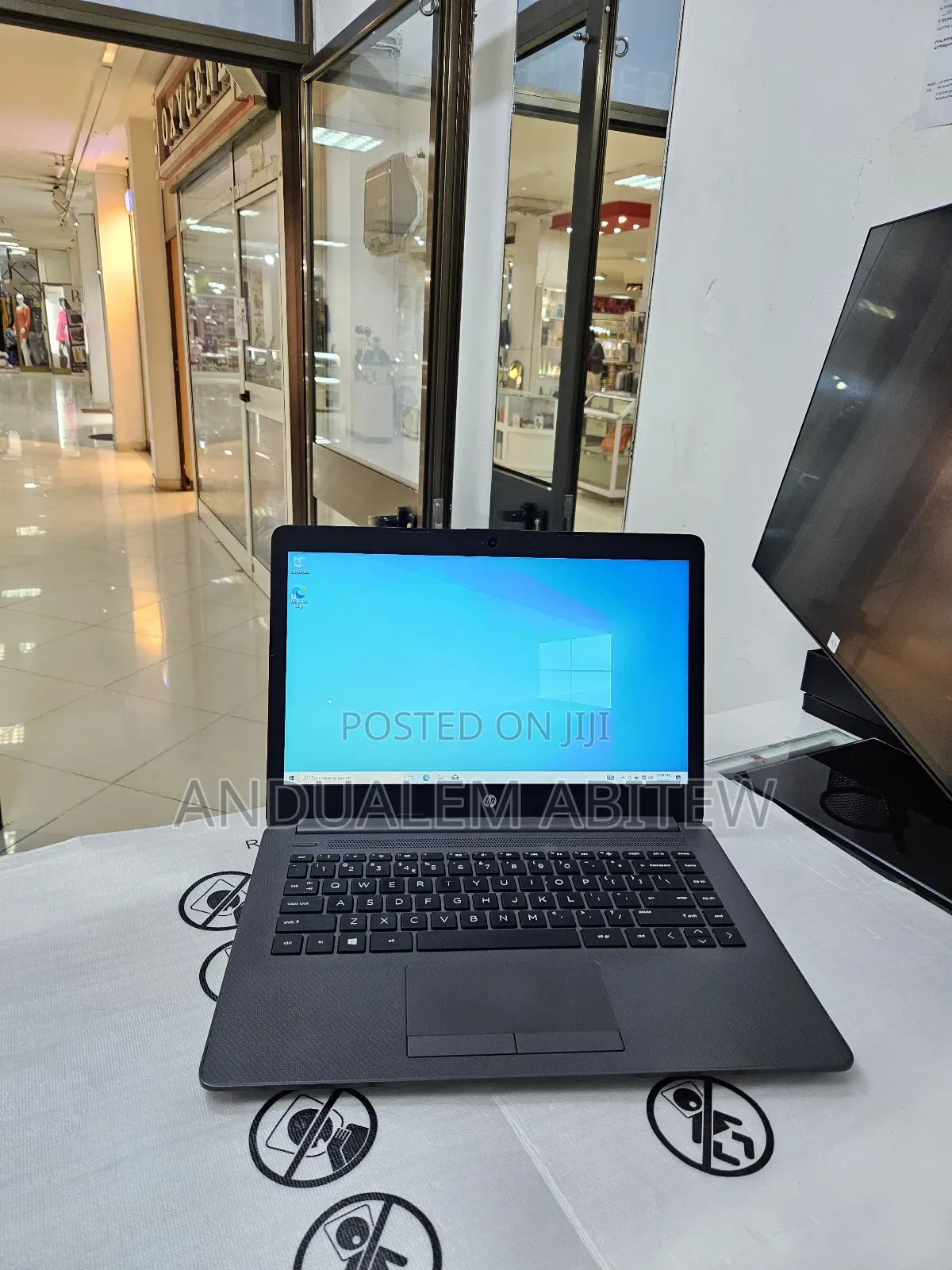 New Laptop HP 250 G6 8GB AMD Ryzen 3 SSD 1T