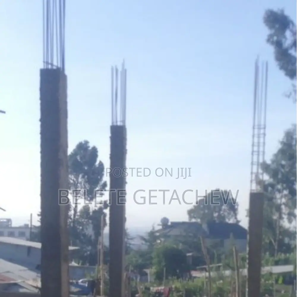 ላምበረት መገናኛ ለ G+3 ቤት መሠረት የወጣለት አስቸኳይ የሚሸጥ ቦታ። 108 ካ.ሜ